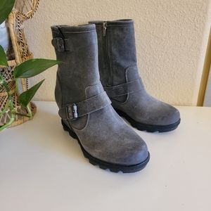 Sorel Moto Wedge Boots size 7